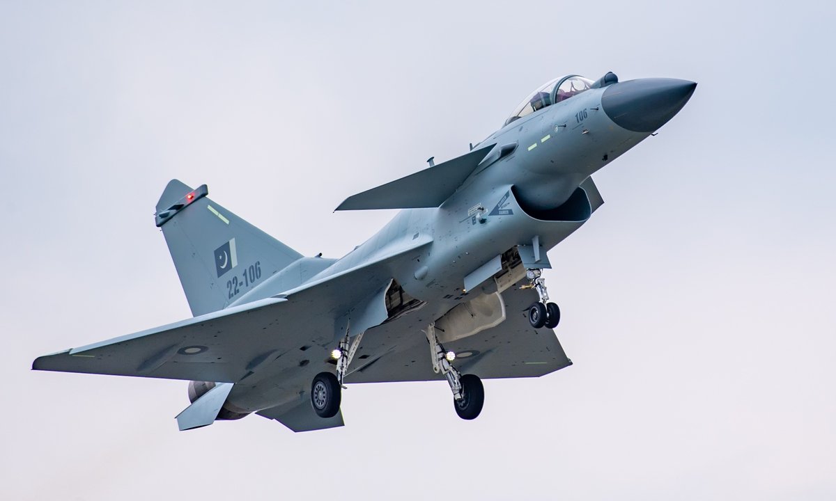 🎖️ 🎖️ 

خبراء من إيران في الصين لتفقد  مقاتلات صينية من طراز J-10C من الجيل 4.5.