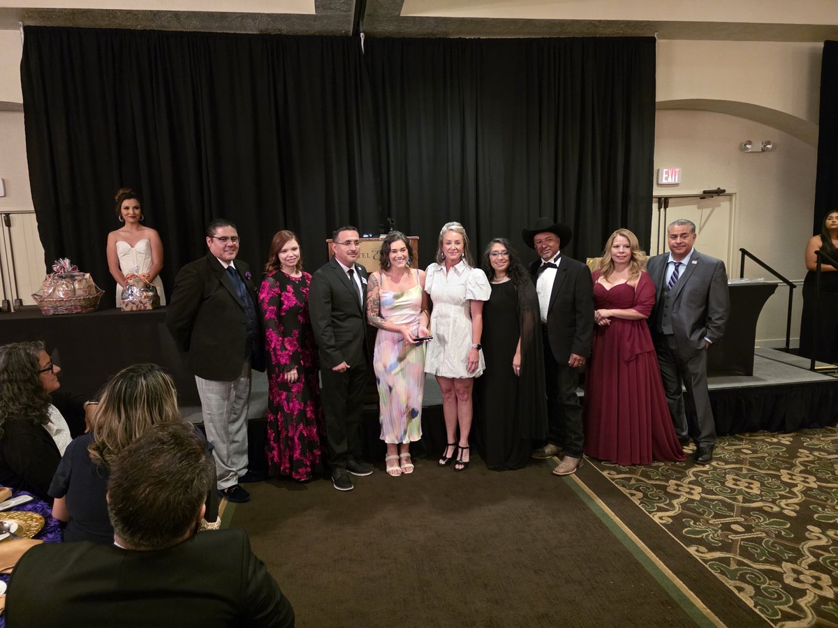 🎉 A Night of Excellence! 🎉 Nusenda was honored as Community Partnership of the Year at Noche de Excelencia 2025! Grateful for our local partners! 💚 Here’s to our continued work together! #NocheDeExcelencia #CommunityProud #GoldSponsor #LasCruces #NusendaCreditUnion