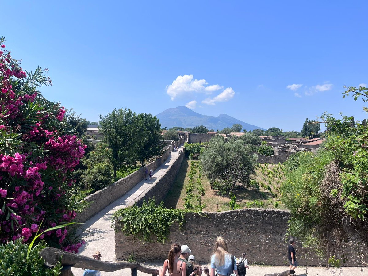 Italy trip update - students will be due back at school for 6.40pm! #travellersreturn #enrichment #Italyy #Schholtrip