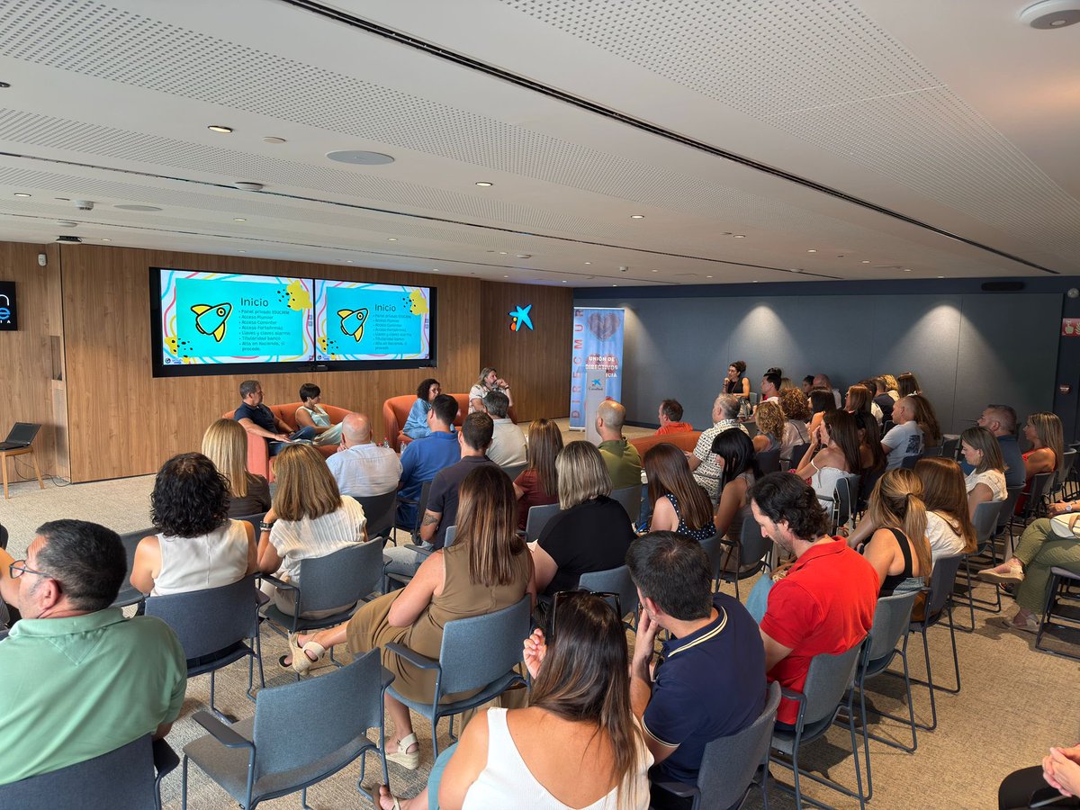 direcmur's tweet photo. Hoy desde DIRECMUR hemos dado la bienvenida a los nuevos equipos directivos de la Región de Murcia.
Un encuentro para compartir, acompañar y construir juntos el camino del liderazgo educativo.
¡Bienvenidos a esta gran familia! ❤️
#Direcmur #EducaciónMurcia #EquiposDirectivos https://t.co/J68Cbvfpgy