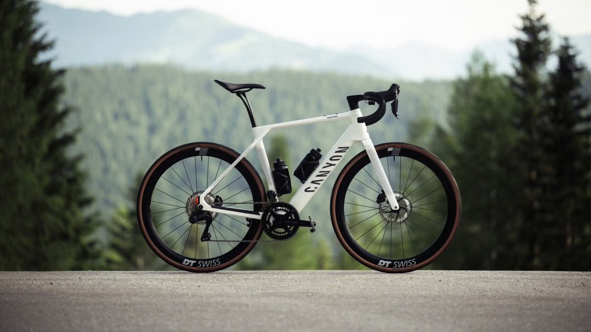 CapoVelo's tweet photo. Canyon Introduces Endurace:ONfly SUB10 E-Road Bike https://t.co/6GghQAxlEU #CanyonBikes #CanyonEnduraceONfly #EnduraceONflySUB10 #eroadbike #cycling #bike https://t.co/hglUwdJ1ia