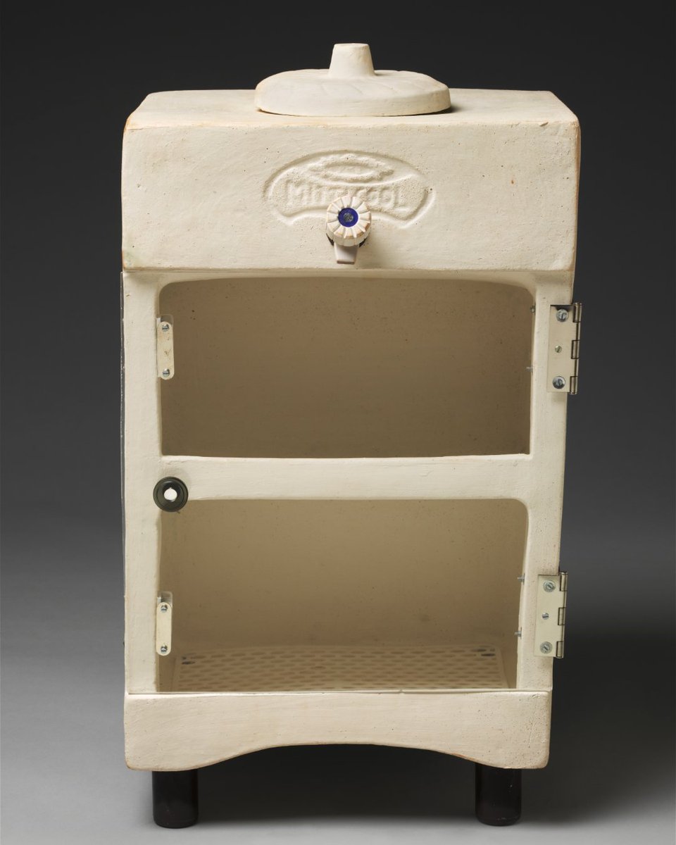 V_and_A's tweet image. The fridge that runs without electricity! Mitticool, made of terracotta, cools using ancient evaporative cooling, just add water. Invented by Mansukhbhai Prajapati post-2001 quake, it’s eco-friendly, off-grid, and keeps food fresh for days. Low-tech meets timeless wisdom. 🌍💧