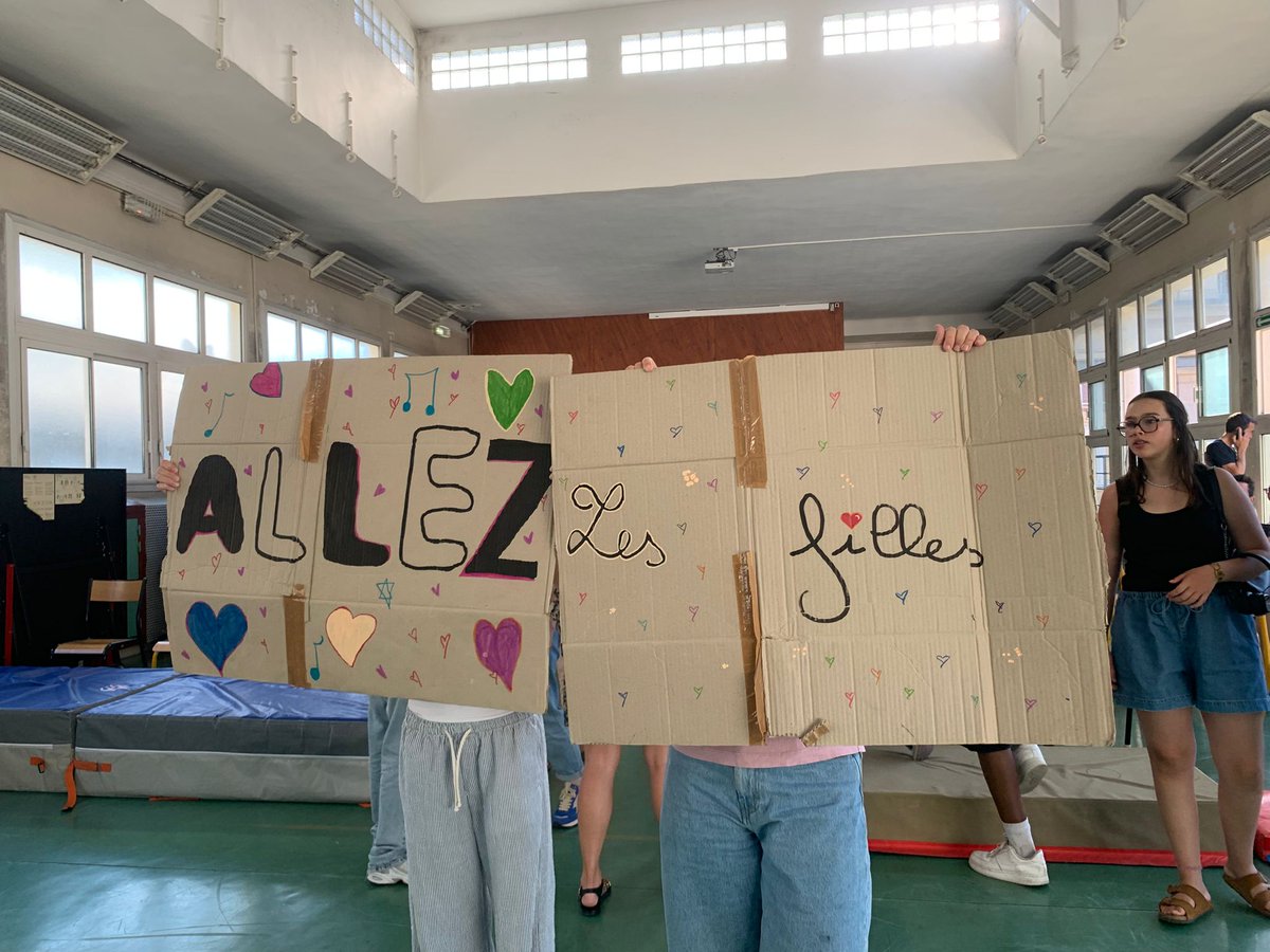FMeunier1's tweet image. Condorcet sur tous les fronts de la culture. Enthousiasmant spectacle de fin d'année de notre AS Danse... Quelle créativité ! Quelle énergie ! Quelle technique!
Merci à nos 2 professeurs qui ont fédéré, créé, montré l'exemple!