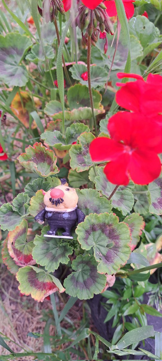 EMERGENCY COMMS!!!!!

I need some help of y'all to share this around 'cause I need to help pay rent stuff, specifically to use the stove, get warm water, showers, etc. Retweets are appreciated!

MY COMMISSIONS NOW ARE AT 15% OFF IF Y'ALL USE THIS LINK!!!

ko-fi.com/goldendiossito…