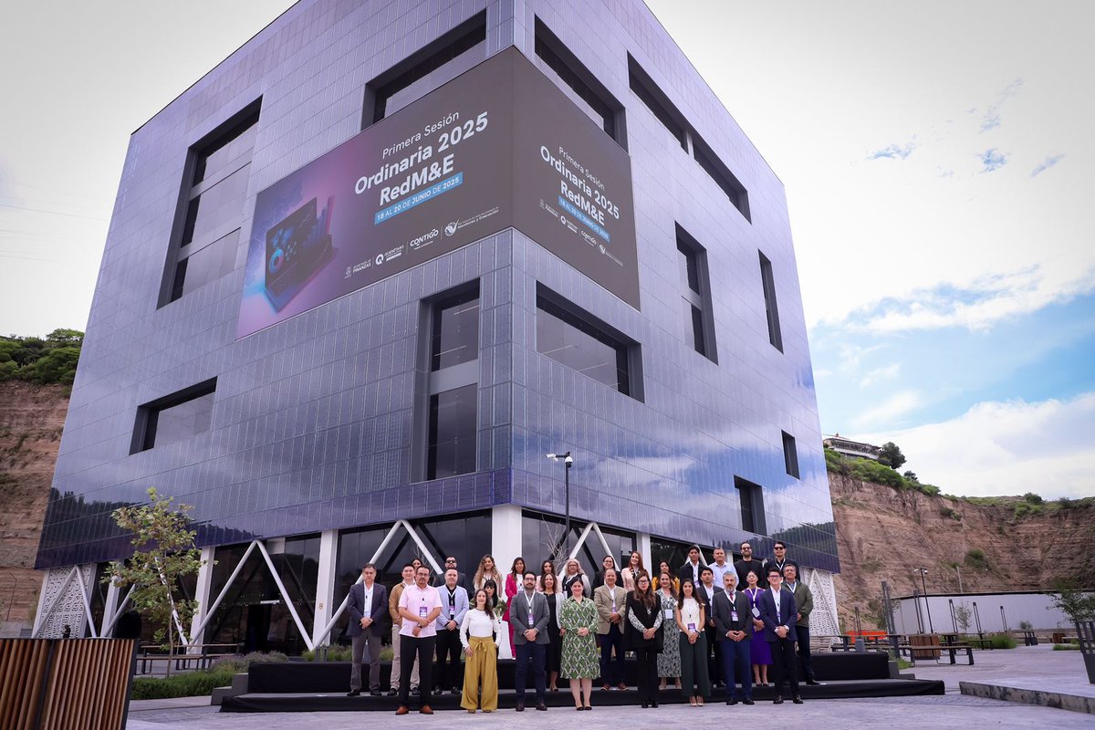 Clear_Lac's tweet image. ✨ La semana pasada, nuestra directora de Uso de Evidencia, Shantal Aragón, participó en la Primera Sesión Ordinaria 2025 de la Red Nacional de Instancias Estatales de Monitoreo y Evaluación (@RedMyE_mx ), en Querétaro, México.
🎙️En la instancia, presentó sobre los aprendizajes…