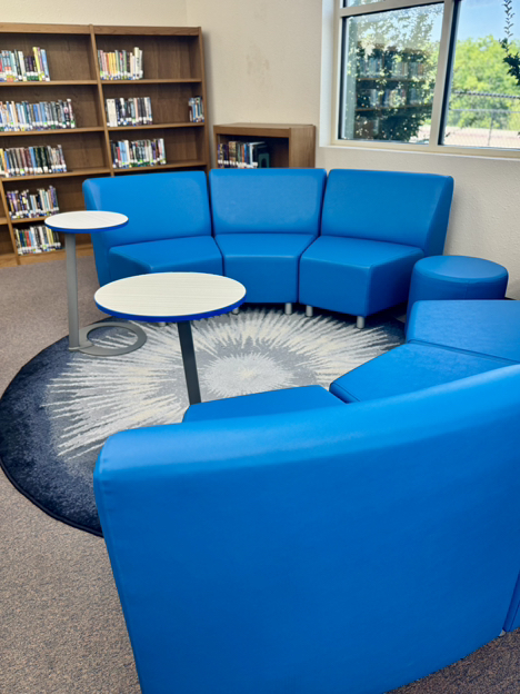 ShawneePublic's tweet photo. Our SMS library just got a major upgrade designed to spark creativity, collaboration, and innovation! It’s all thanks to you, Shawnee!

Check out this before and after! 👀

Thank you for voting YES for the Future of Shawnee Public Schools!

#ShawneeStrong #OklaEd #BondProgress https://t.co/Hk1CyDYMlm