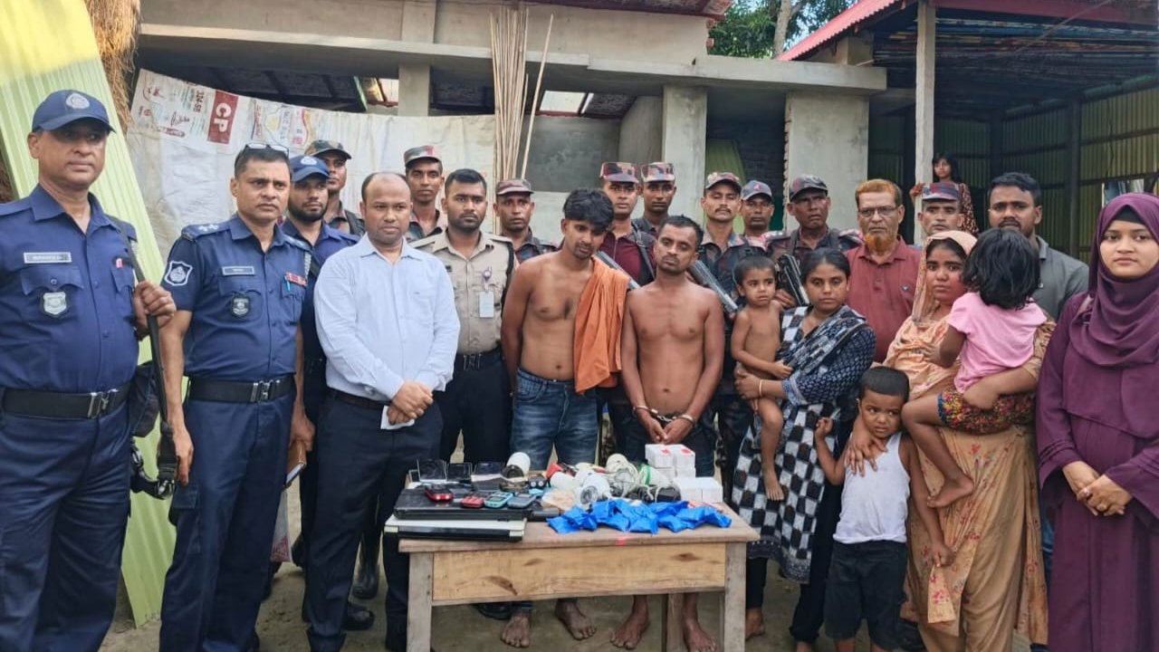 আখাউড়ায় যৌথ বাহিনীর মাদকবিরোধী অভিযান: নারীসহ আটক ৫, ইয়াবা-ট্যাপেন্টাডল-মোবাইল উদ্ধার, হামলার অভিযোগ