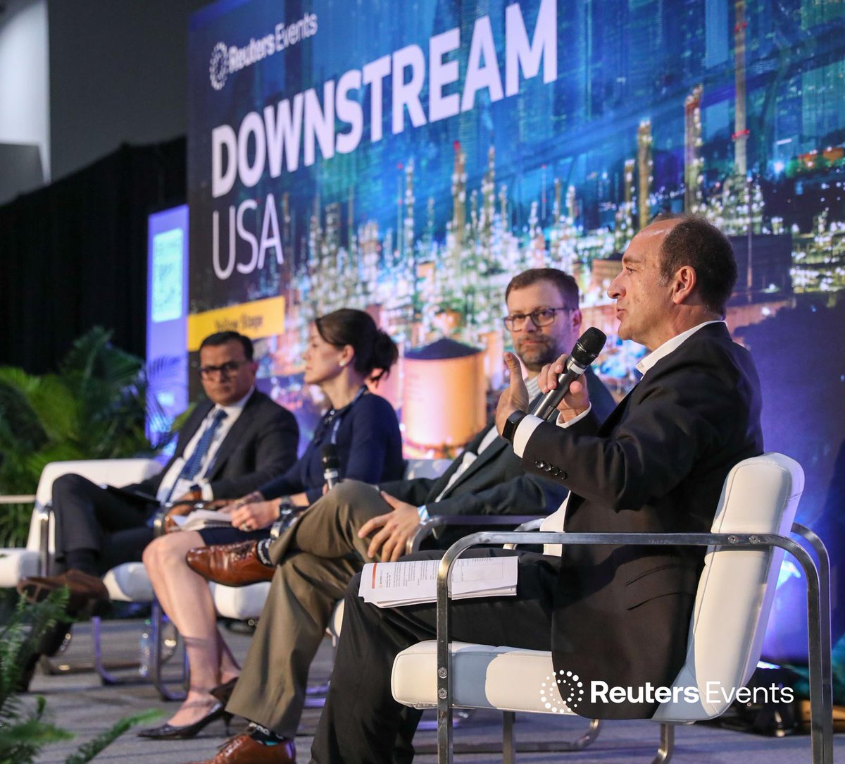 Excel_Innovate's tweet image. We’re off to a great start with 3,000+ cross-industry leaders at Downstream USA 2025—driving excellence, innovation, and collaboration in energy and chemicals! 🚀🌟💡💖