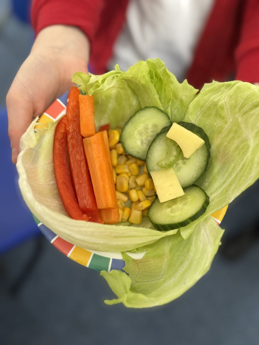 EastMortonCEP's tweet image. Year 3 created delicious and healthy salads packed with vitamins and some cheesy chunks for protein ! @WeAreBDAT #STEMDay #DTatEM #PicnicPerfection