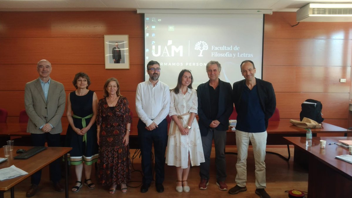 Hoy celebramos las excelentes oposiciones a profesor titular de Historia Contemporánea de Misael Arturo López Zapico y de Darina Martykánová

¡Enhorabuena! Estamos muy orgullosos