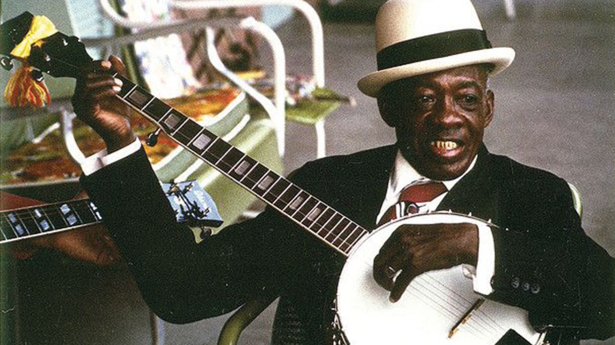 #DeFordBailey is known as a pioneer who helped shape #countrymusic, even though he and other #BlackArtists were often sidelined. Their contributions challenge the idea that country music was ever a homogeneous space. afro.com/historical-leg…