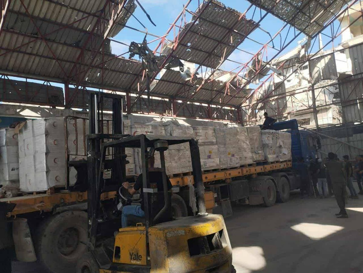 بجهود عشائرية وبعد تحلي الأهالي بالمسؤولية نجاح تأمين شاحنات المساعدات ووصولها للمخازن تمهيداً لتوزيعها عبر برنامج الغذاء العالمي

#شمال_غزة