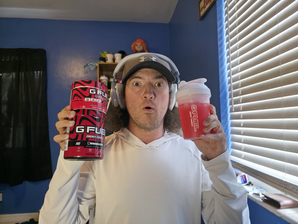StrikersCrib's tweet image. To celebrate the new #pewdiepie collab with the new tub art and the shirt I'm having Lingonberry @GFuelEnergy today so join the waitlist and use code Striker at checkout to save if you do gfuel.com/Striker