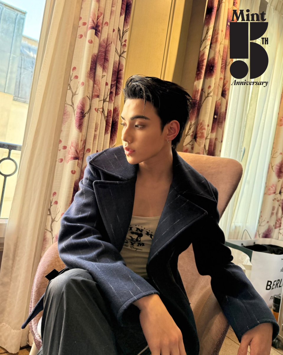 mintmag_th's tweet image. องศาไหนก็ปัง! เสิร์ฟภาพดูดีของหนุ่ม ‘ภีมวสุ’ #BUSbecauseofyouishine พร้อมเตรียมฉลองเปิดแกลอรี่ใหม่ของ Acne Studios ณ กรุงปารีส ที่งาน Acne Paper Palais Royal💚

PEEMWASU VISIT ACNE PAPER 

#AcneStudiosxPEEMWASU 
#MintxBUSinPFW 
#BUSbecauseofyouishine 
#PEEMWASU 
#AcneStudios…