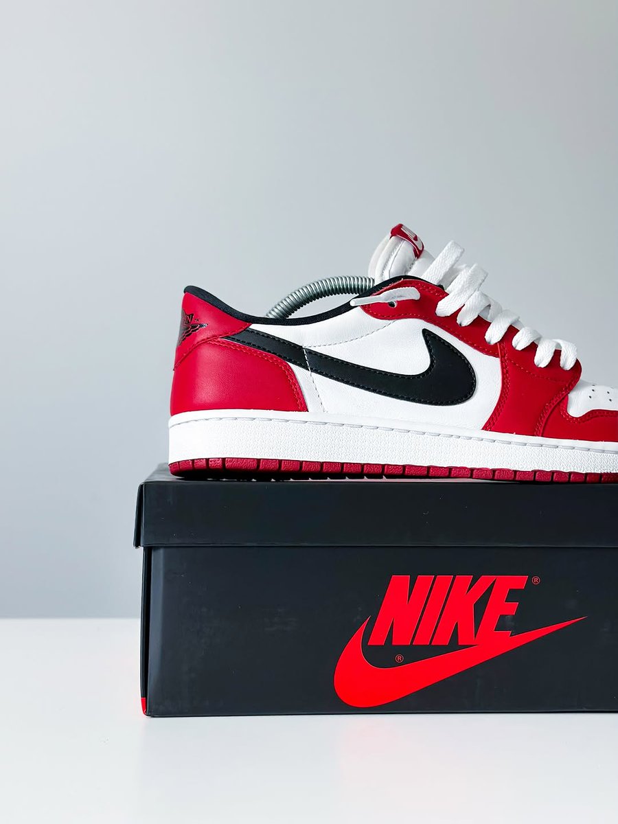 SneakerAlertHD's tweet photo. Air Jordan 1 Low OG “Chicago” Releases November 15th 🌹 https://t.co/c2lFu5ZitT