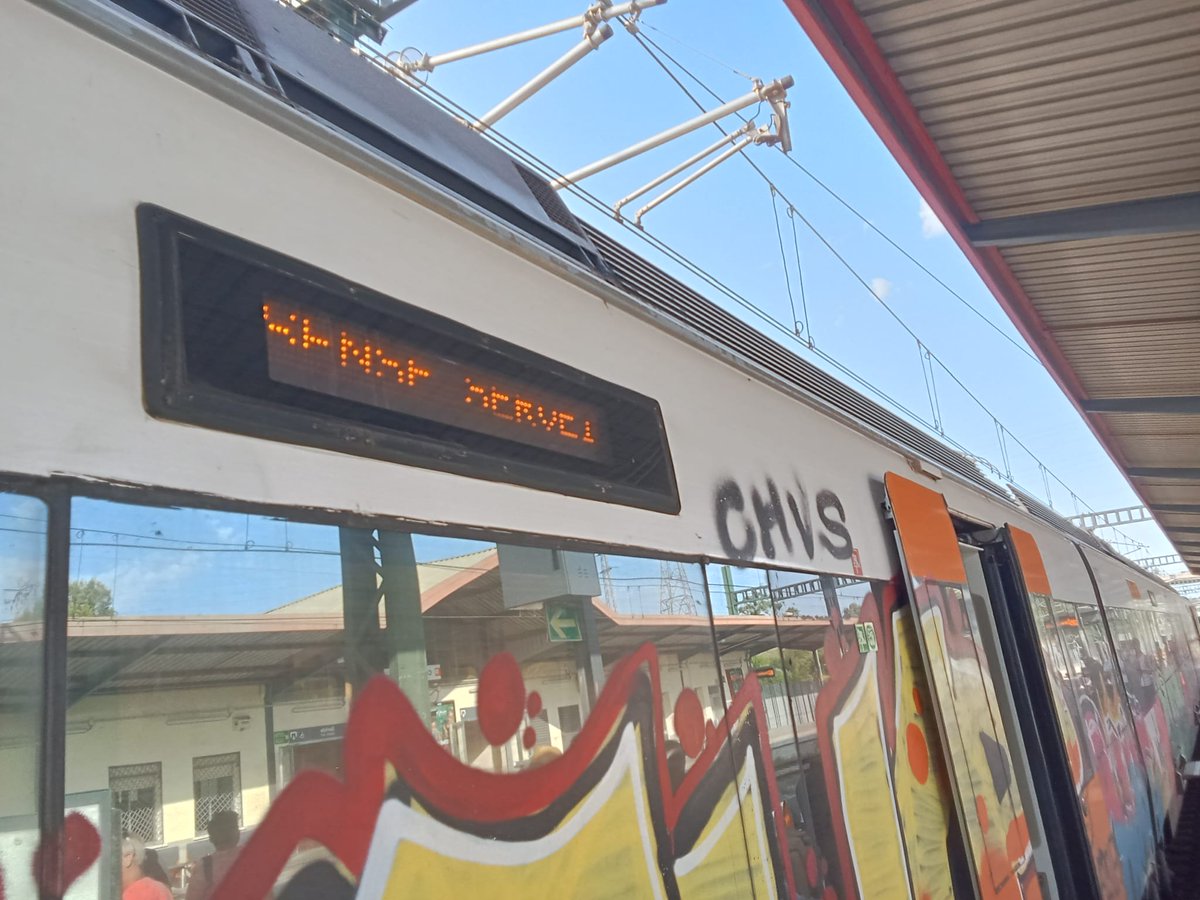 Avui a la <a href="/rod8cat/">R8 Rodalies 🤖</a> 70 minuts de retard amb canvi de tren inclòs, per una línia amb freqüència de només 1 tren cada hora, però teòricament una de les més senzilles d'operar. Fins i tot aquesta té problemes sovint! <a href="/rodalies/">Rodalies Catalunya</a> <a href="/Adif_es/">Adif</a> <a href="/Renfe/">Renfe</a>