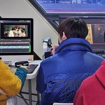 wookiewink's tweet image. 2 months of whc2 means it’s been two months since hyunwook monitored jihoon on set ☹️