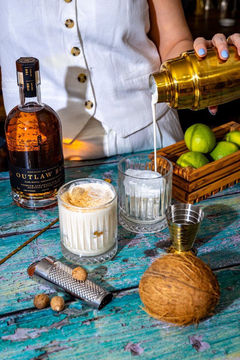 OutlawRum's tweet photo. This weeks second feature: The Coconut Sour
- 45 ml Outlaw Rum
- 20 ml lime juice
- 30 ml coconut puree
- Nutmeg
- Foamer - especially for the professionals ;)
#outlawrum #rum #cocktail #cocktails #bartender #premiumrum #mixology #caskmatured #limedigital https://t.co/rKJnoCh0YJ