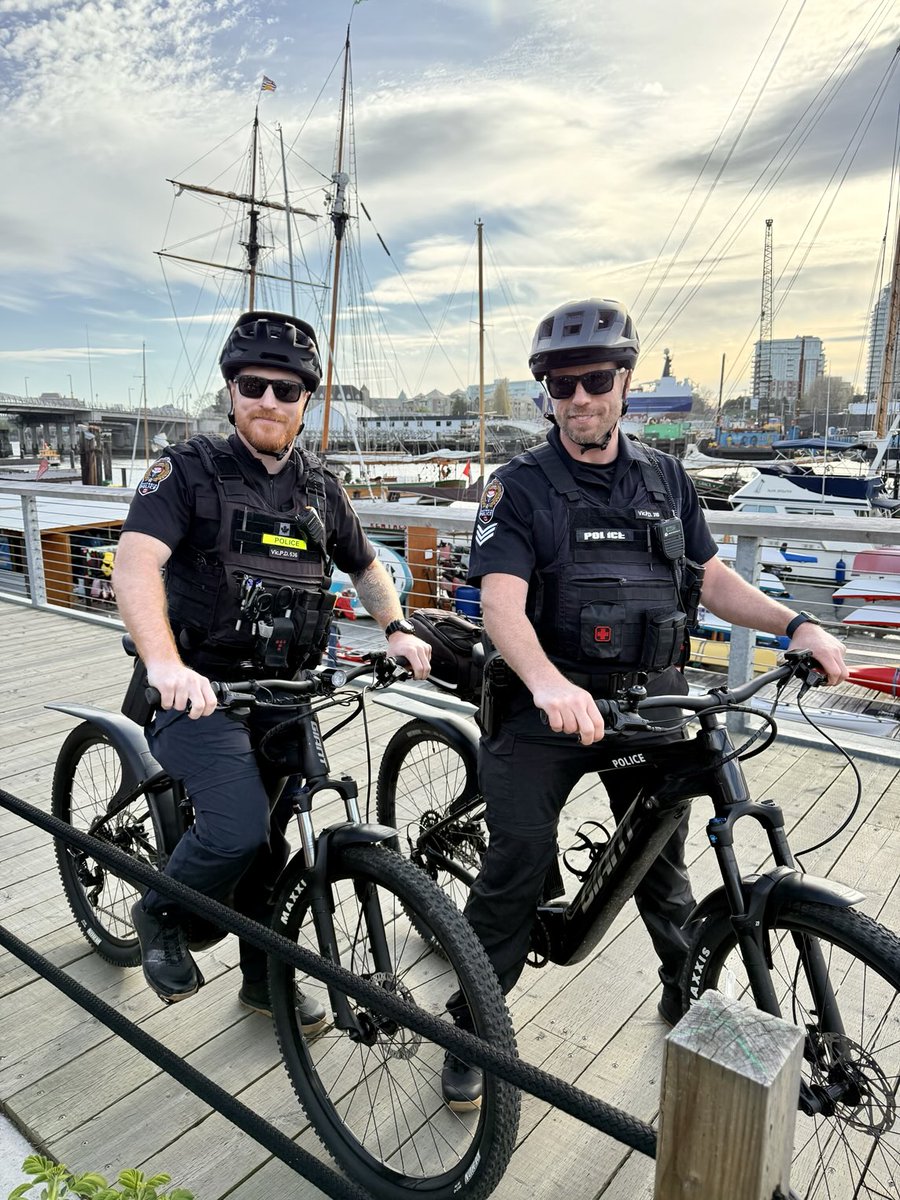 vicpdcanada's tweet photo. Increased visibility and proactive policing are key to a safer community. Our officers have been prioritizing foot and bike patrols when call volumes allow. Yesterday, this work in the 900-block of Pandora led to the seizure of a stolen motor scooter, e-bike, mountain bike, two e-scooters, weapons (inc. 3 replica firearms and knives), cash (proceeds of crime) and drugs. We're dedicated to maintaining this proactive approach and building a safer Victoria, one patrol at a time.