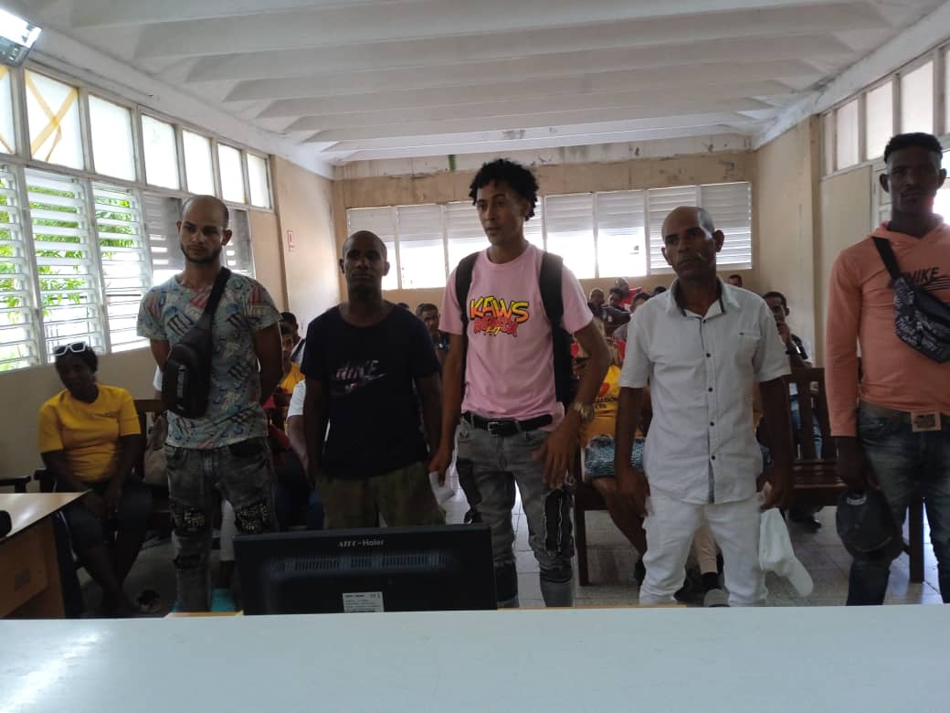 🇨🇺 Continúan  los Tribunales Municipales Populares de #Guantanamo, desarrollando reuniones en los consejos populares con los grupos de prevención, donde participan sancionados que extinguen sanciones en libertad. #JuntosPodemosMas
#UnidosPorCuba