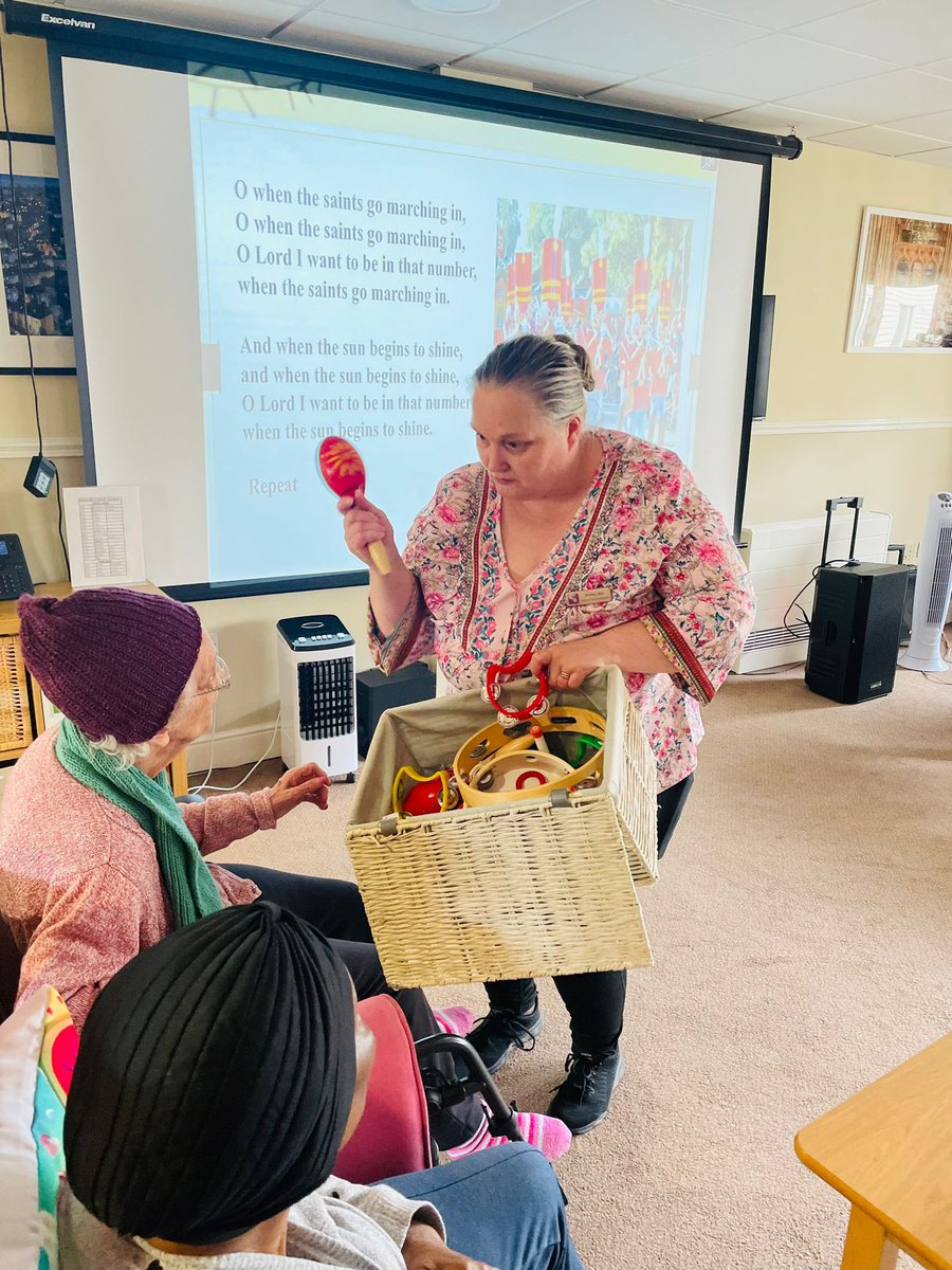 Bristolcarehome's tweet image. 🎶 Singing for the Brain – A Joyful Session at Quarry House! 💛

Quarry House carried yesterday’s positive energy straight into today with a lively and joyful Singing for the Brain session!🕺💃

#QuarryHouse #SingingForTheBrain #MusicAndMemory #ResidentChoice