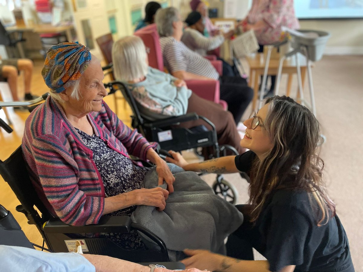 Bristolcarehome's tweet image. 🎶 Singing for the Brain – A Joyful Session at Quarry House! 💛

Quarry House carried yesterday’s positive energy straight into today with a lively and joyful Singing for the Brain session!🕺💃

#QuarryHouse #SingingForTheBrain #MusicAndMemory #ResidentChoice