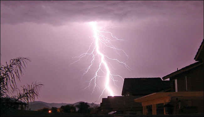nwas's tweet image. This week (June 22-28, 2025) is National Lightning Safety Awareness Week⚡️
Remember that there is no safe place outside when thunderstorms are in your area! When Thunder Roars, Go Indoors! See a Flash, Dash Inside!
Visit weather.gov/safety/lightni… for more lightning safety info!