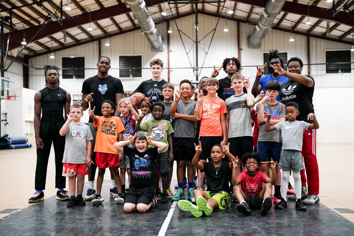 UWG_MBB's tweet image. We had an AWESOME time dunking some basketballs for the Temple Parks and Recreation Basketball Camp!!
#WeAreOne