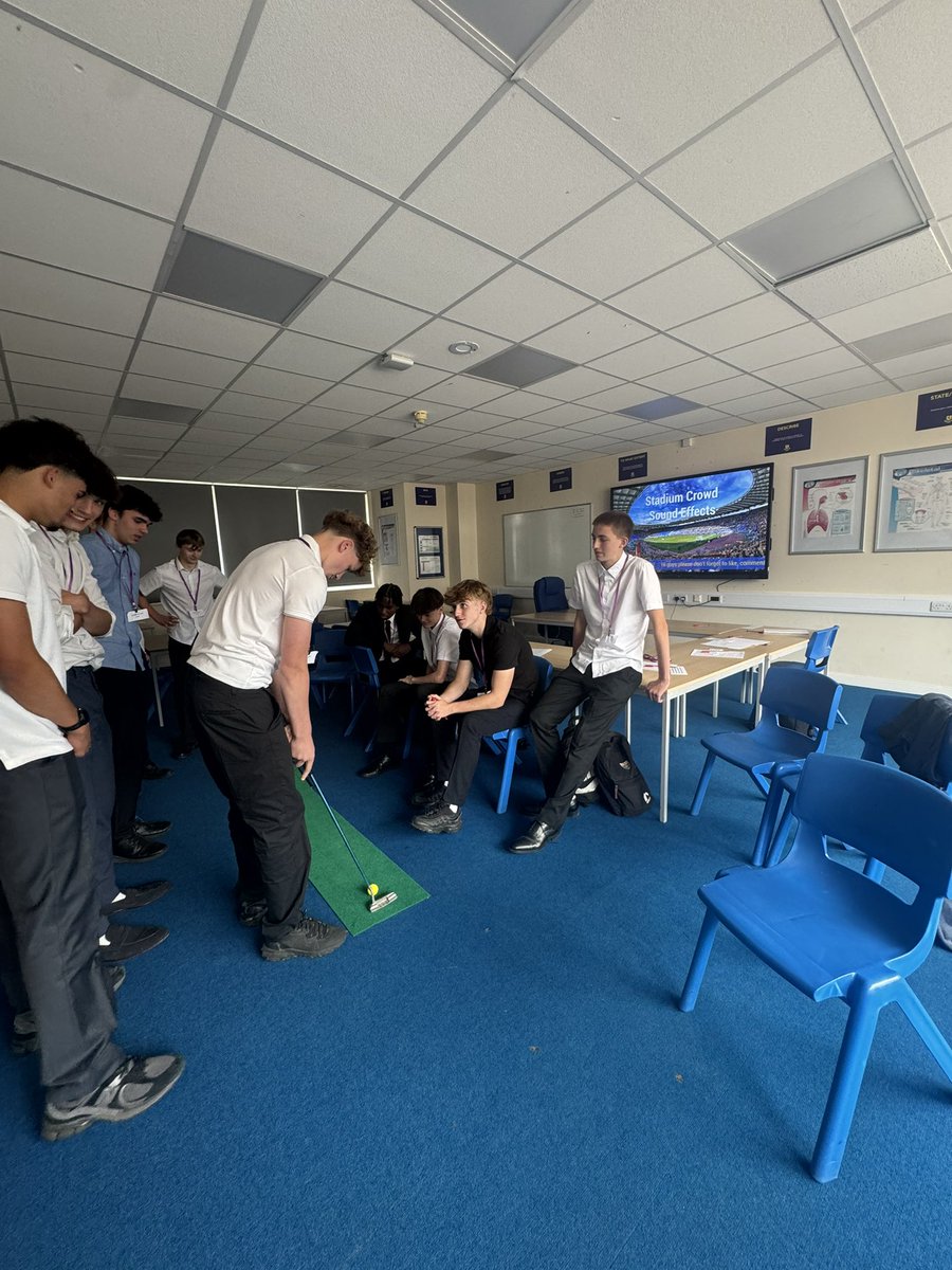 A-Level PE Induction:

Our new cohort got a taster of Sports Psychology looking into social facilitation! They learned the theory before applying it to a different set of conditions in golf putting ⛳️
