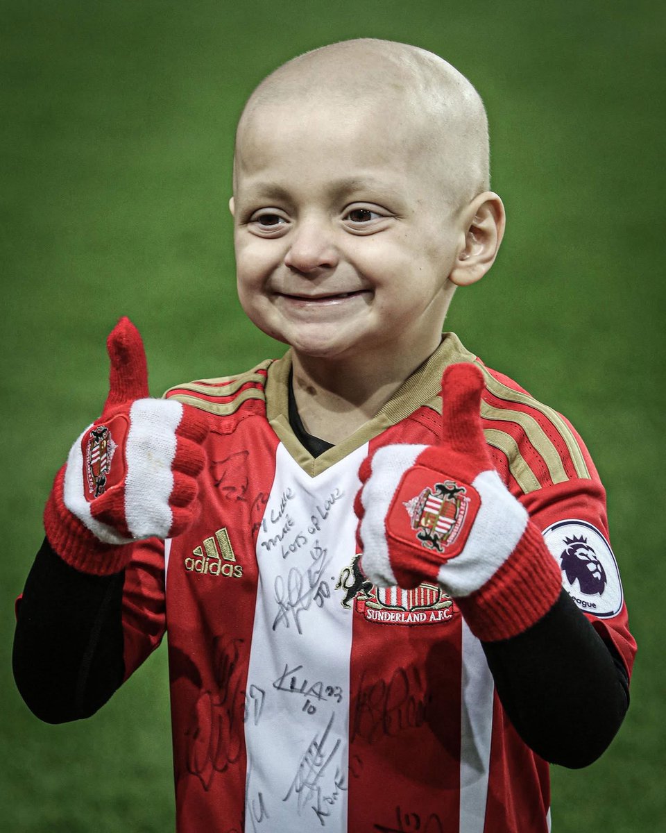 BRASunderland's tweet photo. O Sunderland doou um camarote do Stadium Of Light para a Fundação Bradley Lowry para a próxima temporada da Premier League. 

A fundação usará o camarote para levar outras crianças doentes e carentes aos jogos ao longo da temporada, gratuitamente. 

ESSE CLUBE É FODA ❤️🤍 https://t.co/YazKxhNfPL