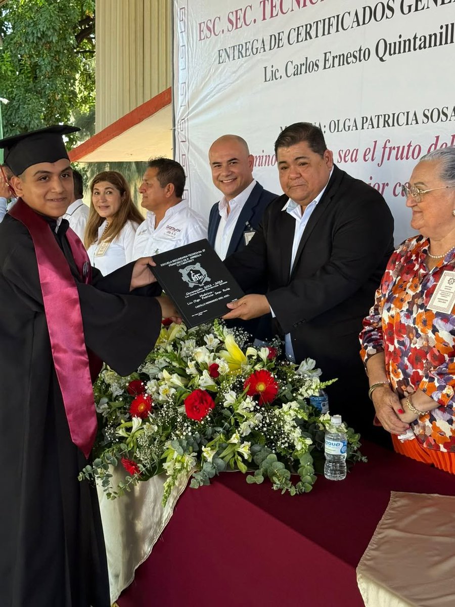 olgapsosa's tweet image. En #Padilla la Escuela Secundaria Número 27,  me honró con ser su madrina 🎓 

Esta graduación no solo cierra un ciclo escolar más, sino que, con ello, dan por terminada su educación básica, que les ha permitido adquirir conocimientos y aprendizajes, donde han podido hacer