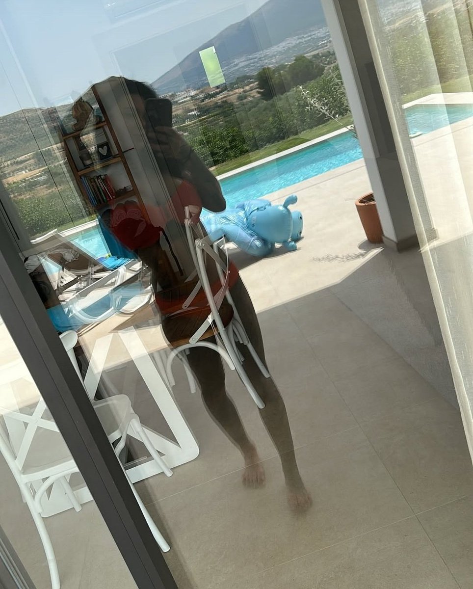 Pools &amp; Hot Moms.
Go hand in hand.