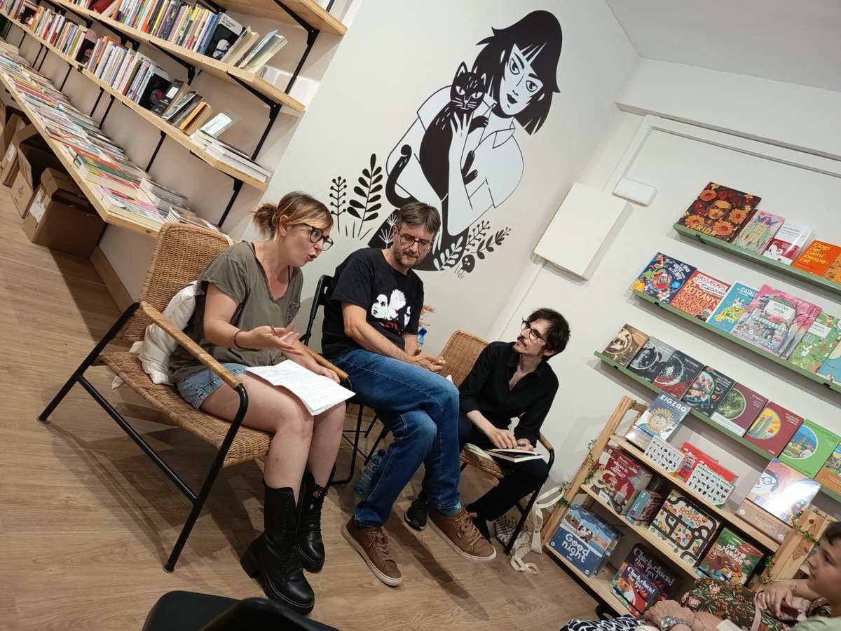 AndreuNavarra's tweet photo. Beatriz García Guirado, Iván Humanes y Juan Vico, ahora en Merricat, unidos en esta fantástica astracanada fantástica, hablando de Musculator, Mel Brooks y cosas rarísimas, as usual.
@pezdeplata @ivanhumanes https://t.co/Tlb96m7rt6