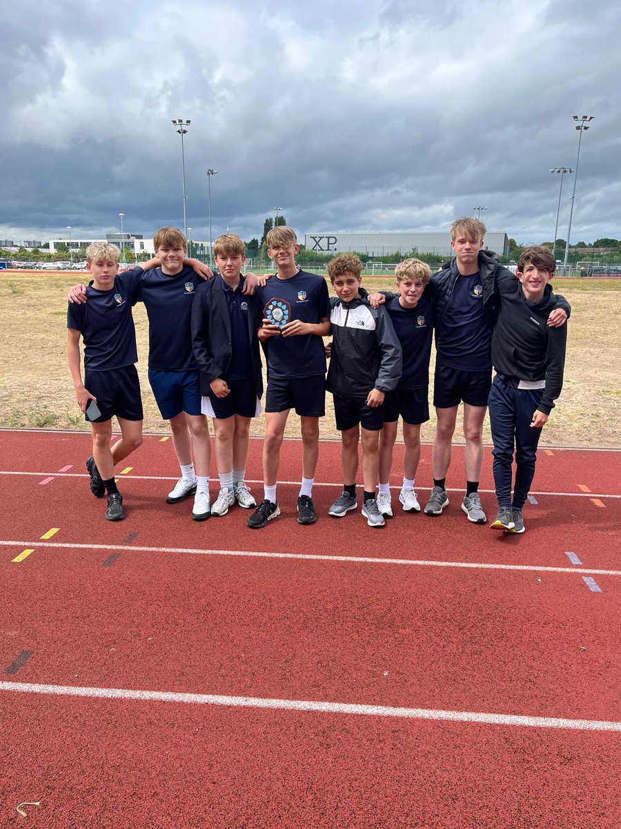 Another fantastic day at the Doncaster Atheltics Championships for our Year 9 and 10s. The group put on a fantastic performance bringing home medals and trophies along the way! 🏆🏃🏽‍♀️🏃🏼‍♂️