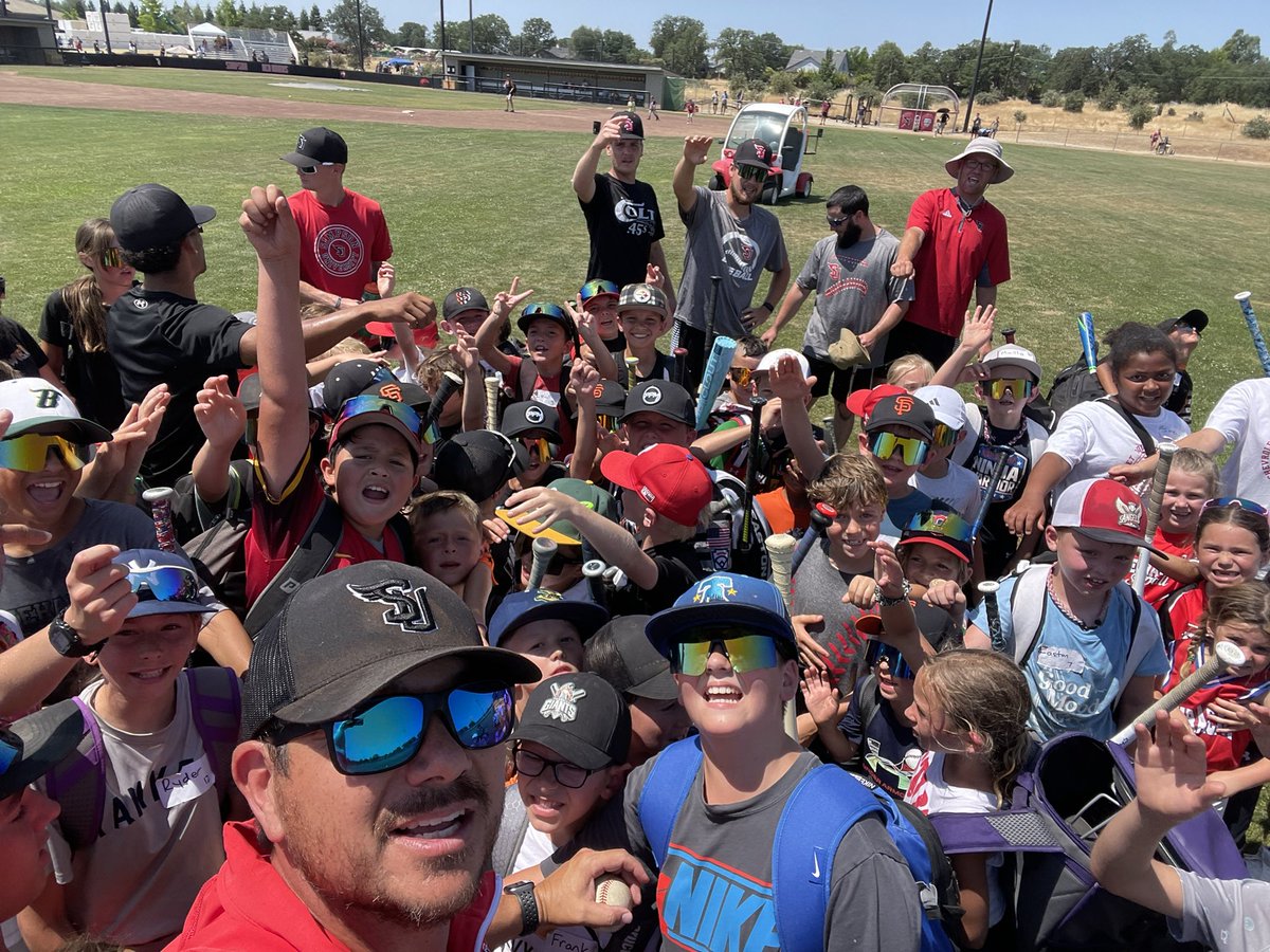 DTating's tweet image. Another great year hosting the Chevy Youth Baseball and Softball camp in partnership with Redding Lithia Chevrolet. What a blast! #ChevyBaseball @SimpsonRedHawks
