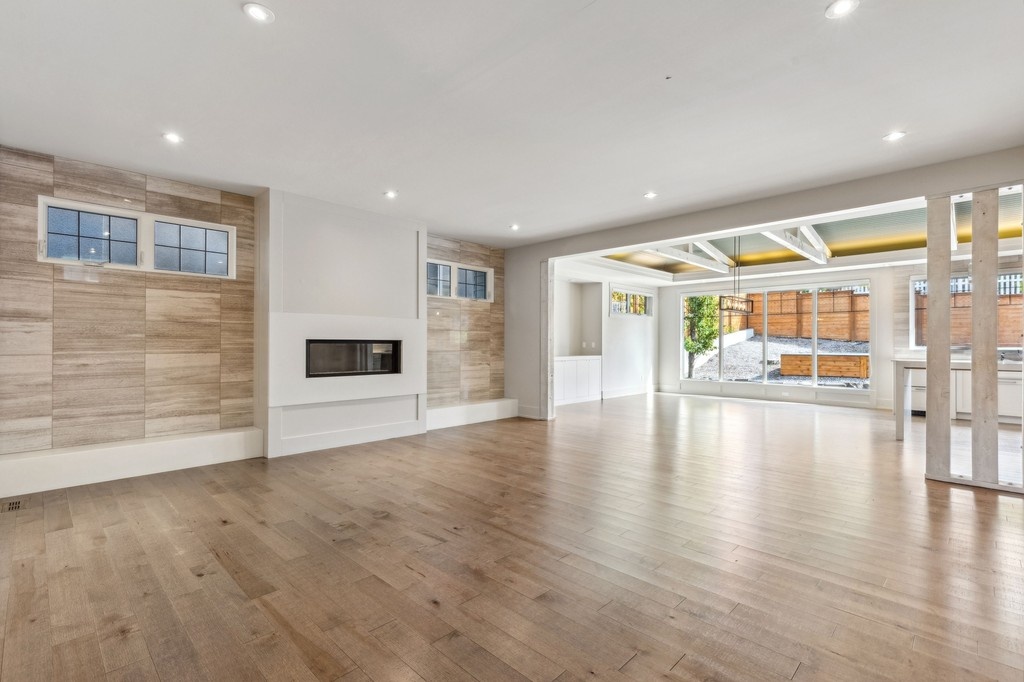 SonaVisual's tweet photo. ✨ Gorgeous Vacant Listing⁠
⁠
While staged homes often help buyers envision themselves in a space, there’s something undeniably beautiful about a vacant listing, especially when it’s well-designed and expertly photographed.⁠ https://t.co/SzU4JUzMYm