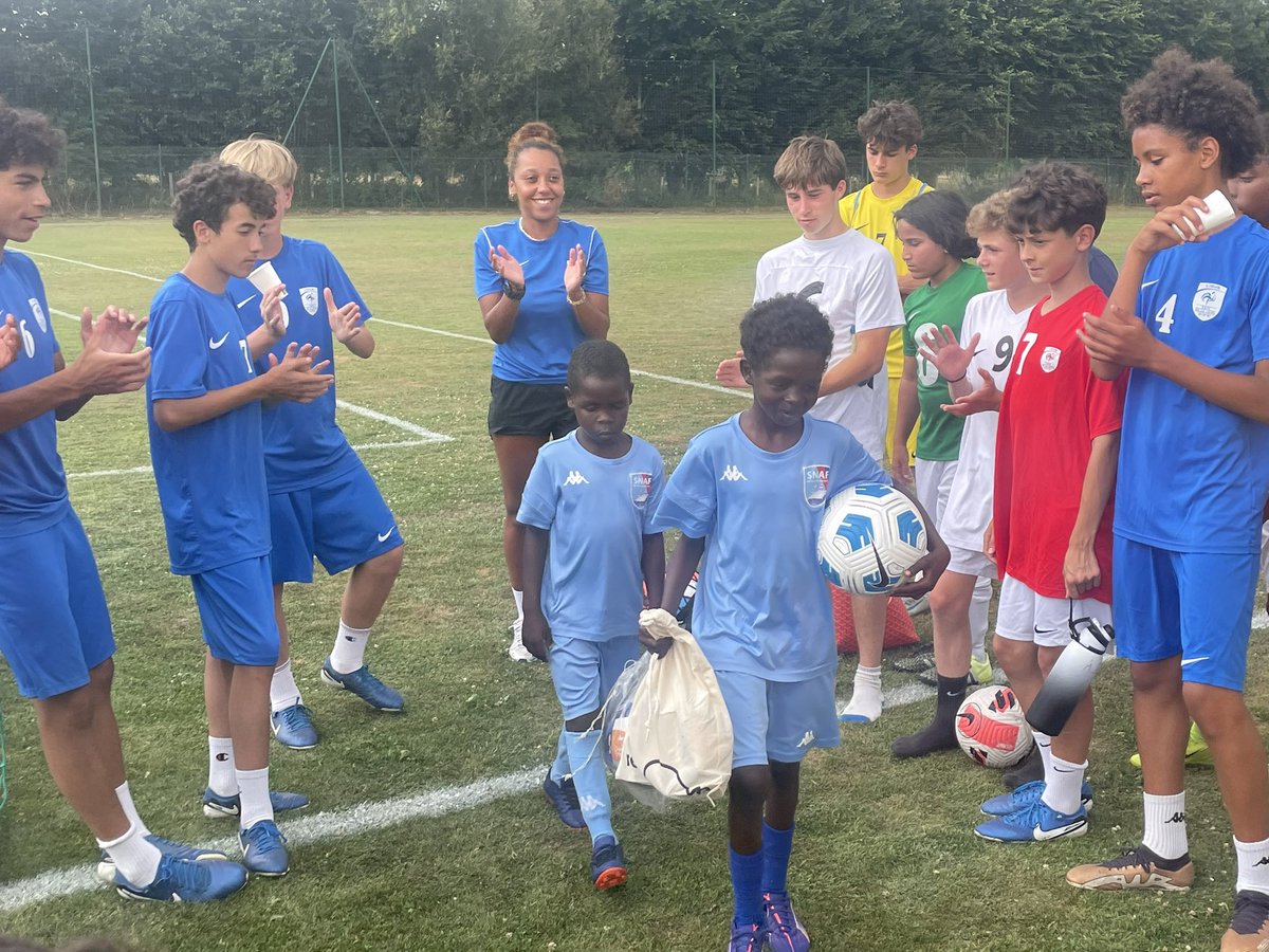 LigueFootLFPL's tweet photo. [TOURNOI SOLIDAIRE]

✅ Très belle initiative ce mercredi avec un tournoi organisé par l’équipe du Pôle Espoirs en l’honneur du @SecoursPop qui fête ses 80 ans. Un beau moment d’échanges et de partage autour du football classique, mais aussi du #futnet, #GOLFFOOT et #footki 👌⚽️ https://t.co/jRVafE6cr7