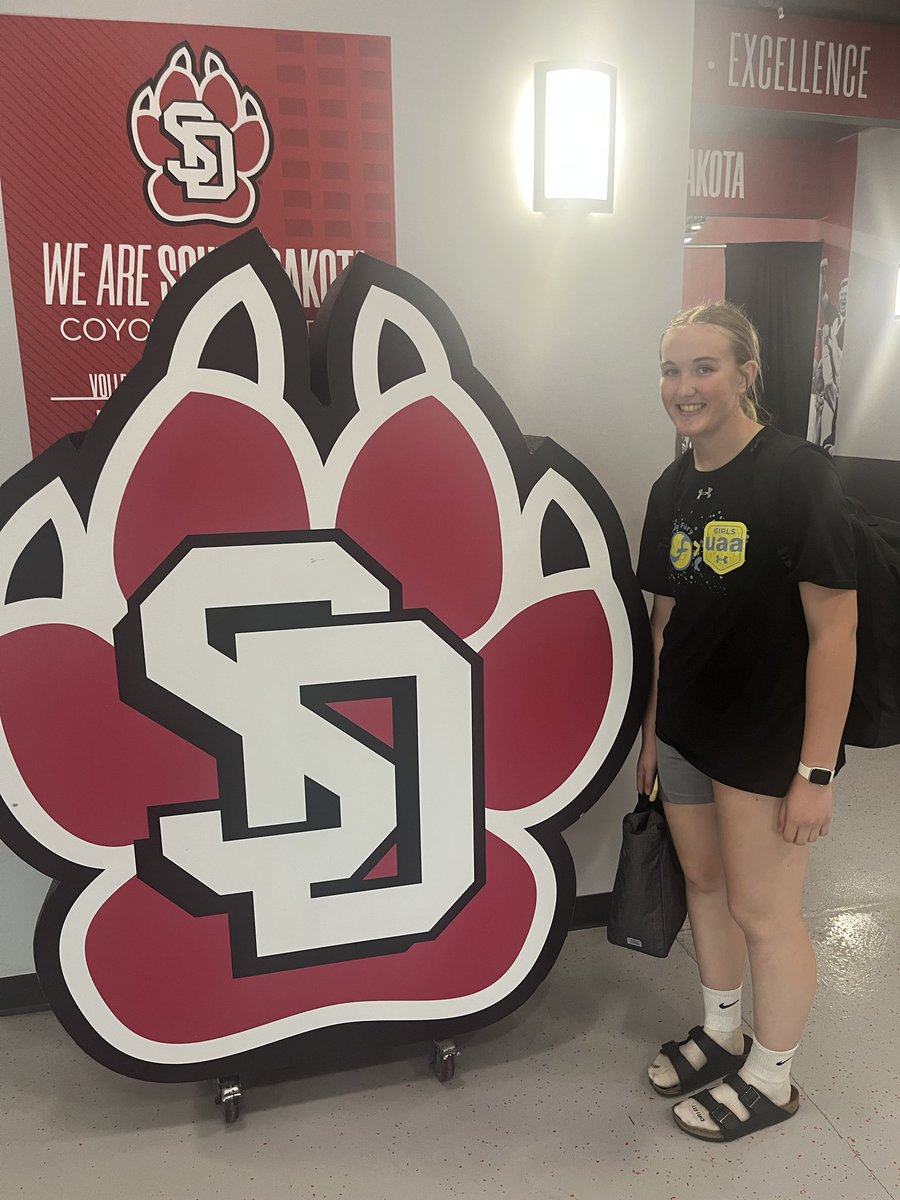 addison_campion's tweet image. Thank you to @CoachEighmey @CoachFessler @Coach_Eighmey @aheg22 @SDCoyotesWBB  for hosting a great camp. @MinnesotaFury @coach_robie @VerveBasketball