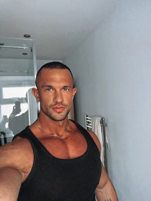 Watch ✨𝘼𝙋𝙊𝙇𝙇𝙊 𝙎𝙏𝙀𝙀𝙇 ✨'s leaked NSFW photo on TwXstars