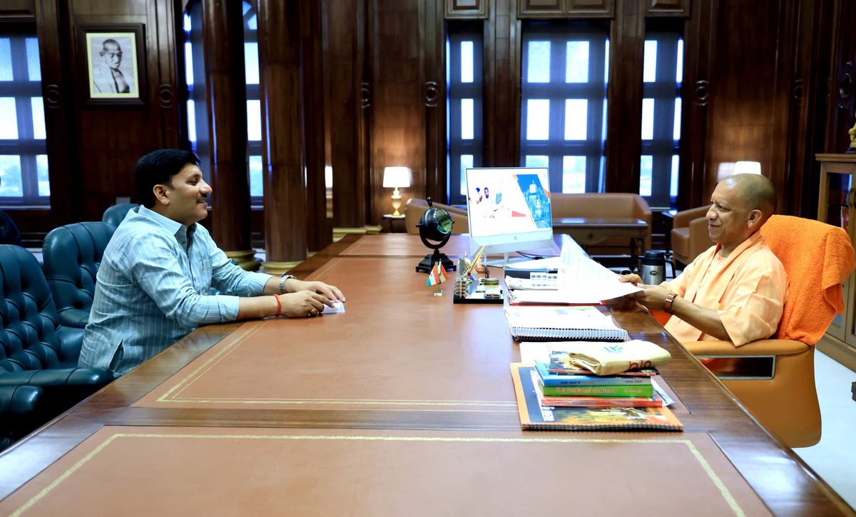 AjaySinghmla298's tweet photo. पूज्य मुख्यमंत्री श्री @myogiadityanath जी महाराज से शिष्टाचार भेंट की। https://t.co/zYivKqVqB9