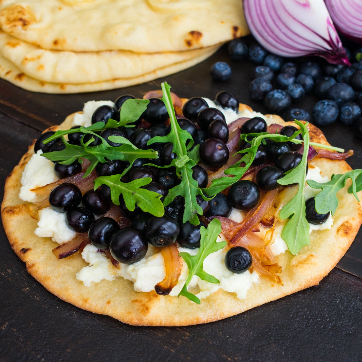 MoncriefCancer's tweet image. Blueberries are a good source of vitamin C and antioxidants, and recent studies suggest regularly eating blueberries is linked to a decrease in systolic blood pressure. Check out our dietitian’s sweet and savory blueberry flatbread #recipe. #WellnessWednesday