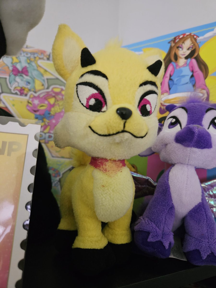 GMorelliWrites's tweet photo. This is the OG Jewel that I named that pet after. I completely forgot I even named this plushie until I saw the pet on my 20 year old account just now 😱 SPOOKY STUFF GOING ON IN THIS HOUSEHOLD TODAY https://t.co/hXeF8Lm4QX