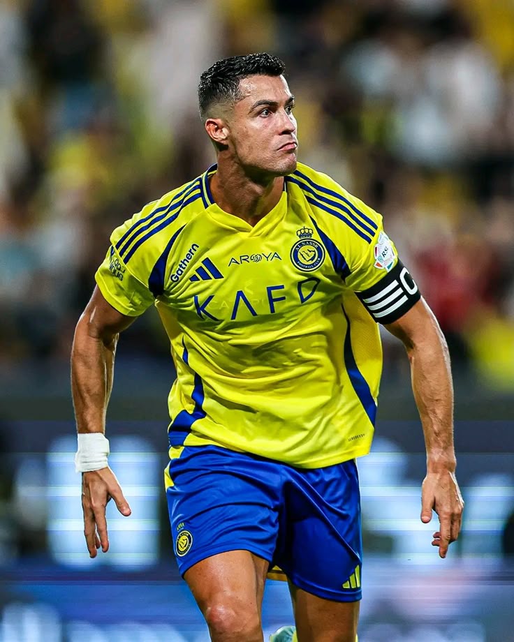 CR7 con camiseta de Al-Nassr
