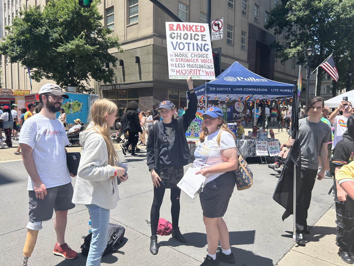 BetterBallotNC's tweet image. Shoutout to all of our wonderful volunteers that joined us over the past few weekends at our events! 

Thanks to your help, we've added 400+ new sign-ups from North Carolinians supporting #RankedChoiceVoting! 🎉