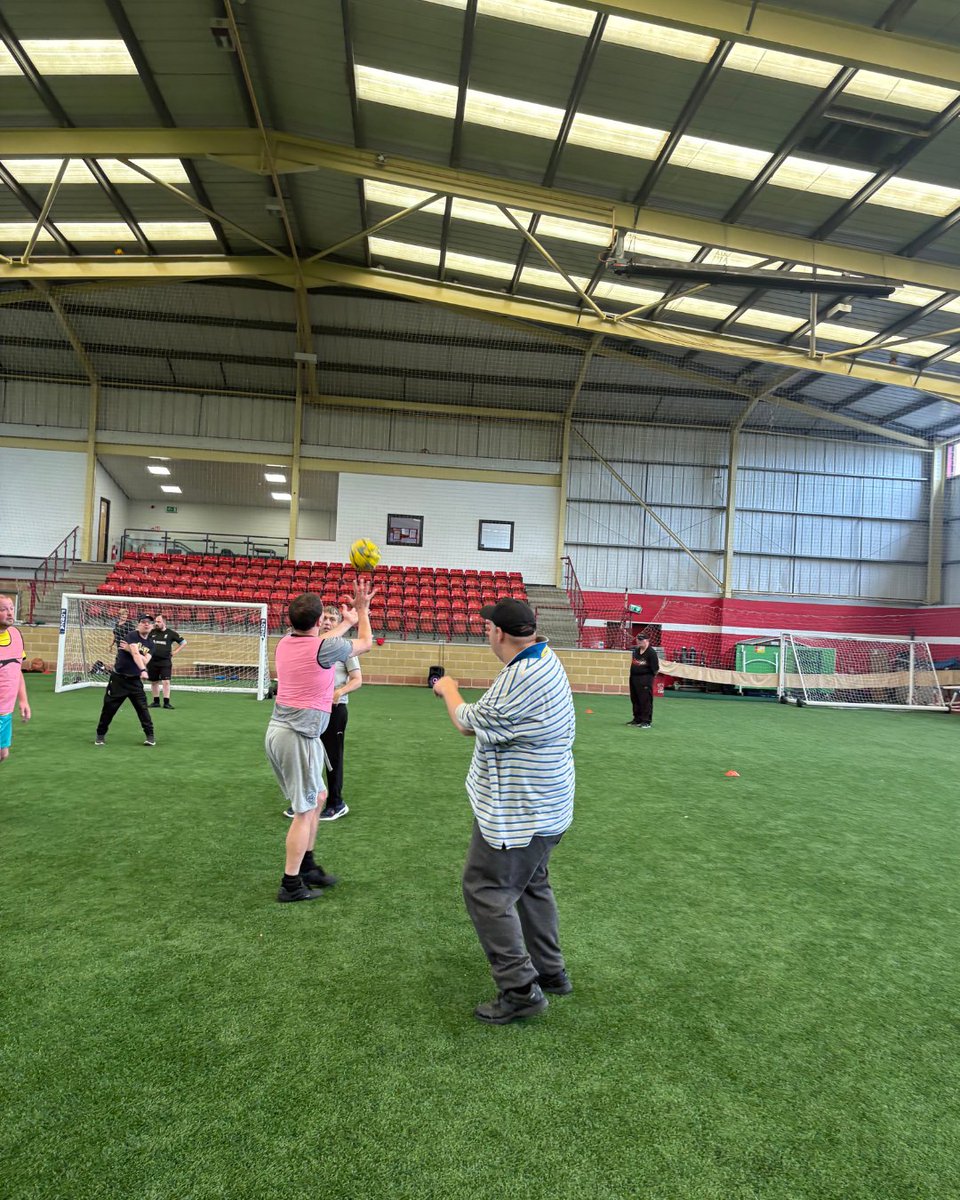 bfccommunity's tweet image. Today our #InclusiveReds had an exciting morning learning all about different Countries and the Olympics, followed by a fun afternoon playing Handball! ⚽🌏

#PLFans #PLCommunities