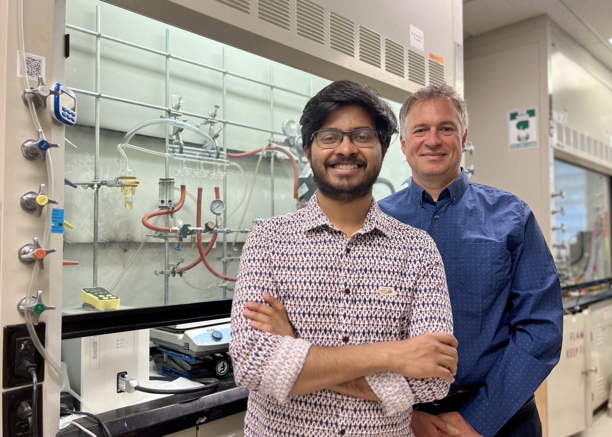 ChemistryUIUC's tweet image. Prof. Liviu Mirica & @MiricaGroup grad student Shounak Nath are unraveling the mystery of how an ancient enzyme turns atmospheric carbon into biomolecules, which may hold clues for converting greenhouse gases into useful chemicals.🔎
bit.ly/4kVkabF