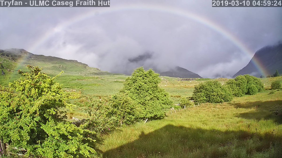 The Caseg Fraith booking system is up and working again

caseg.ulgmc.org/booking-inform…

But the webcam page is behaving strangely. After egg timing for a while, it displays images from 10 March 2019!

By chance, I came across an image of Tryfan on that day perfectly framed in a rainbow