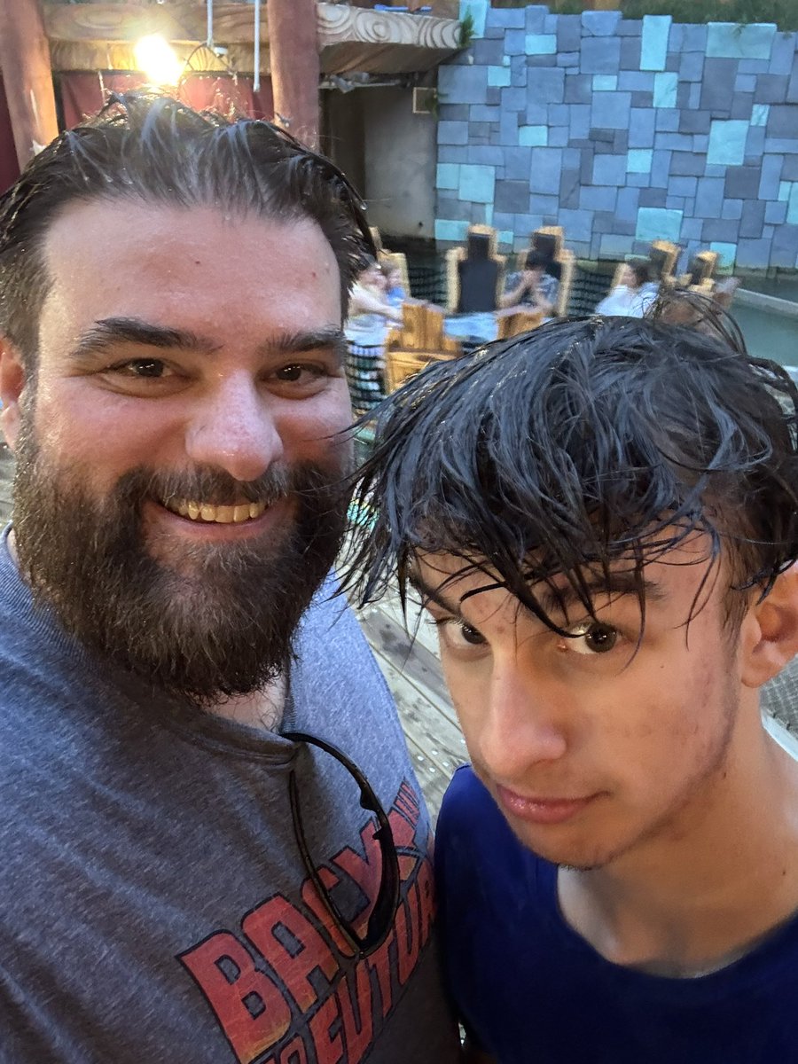 BeardedFLMan's tweet photo. @UniversalORL Bilge Rat Barges gives you a good shower! https://t.co/UpPkA7Xval