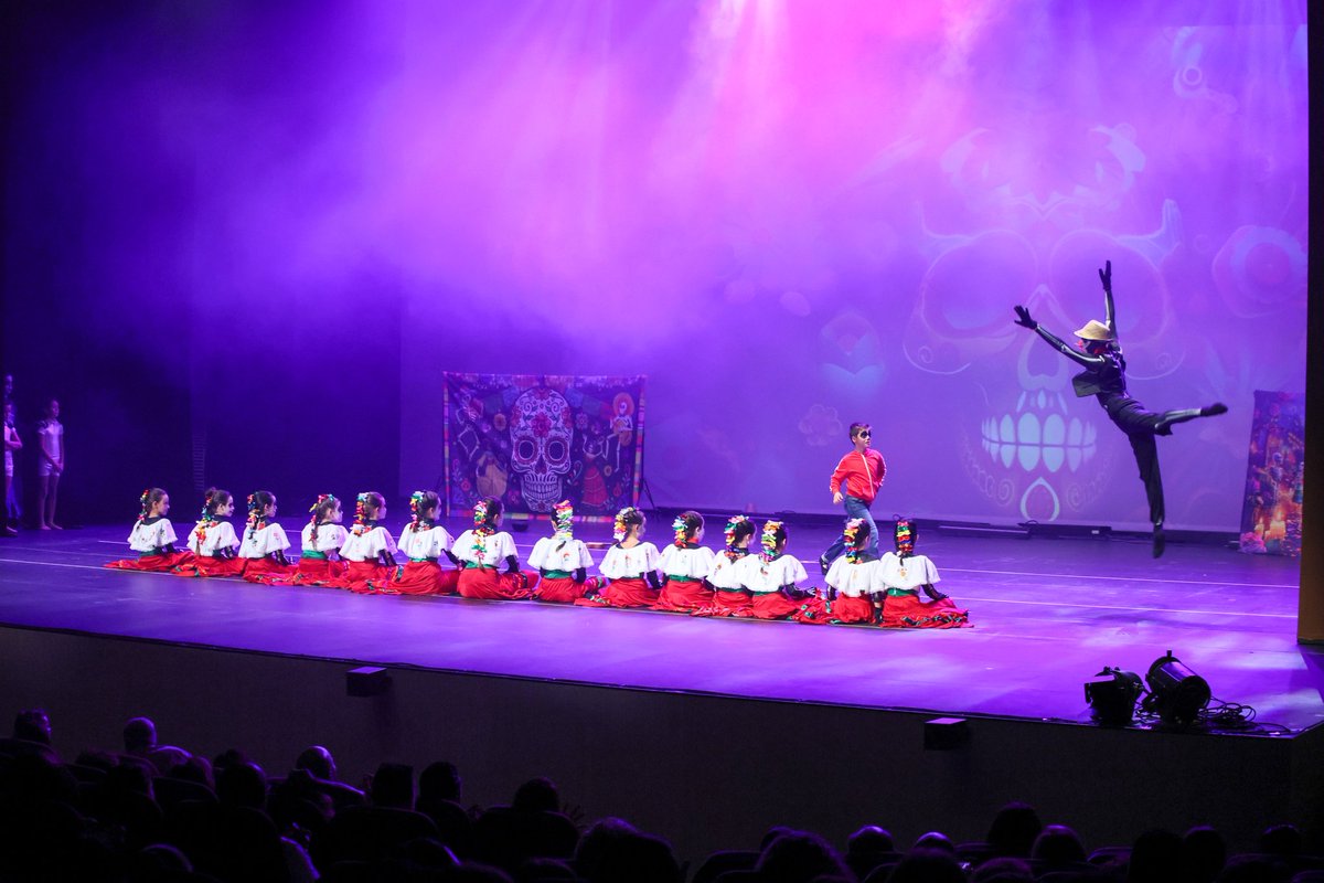 📸De nuevo la danza brilla en el Auditorio Margarita Lozano con otra de nuestras academias lorquinas. 🩰Hoy es el turno de la gala del Estudio de Danza de Violeta Mateo 

#CulturaEnLorca
