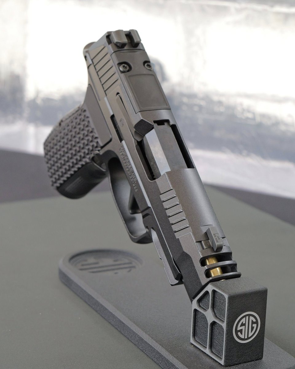 Proven_AO's tweet image. A few of us had the pleasure of attending this year's SIG Range Day. Some notable new things coming online. Keep a lookout. @sigsauerinc #signext